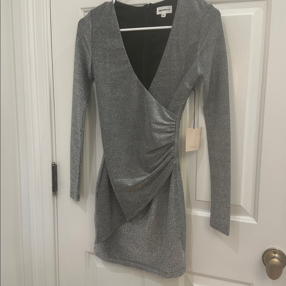 Superdown Laurie Metallic Long Sleeve Mini Dress NWT - Picture 3 of 6